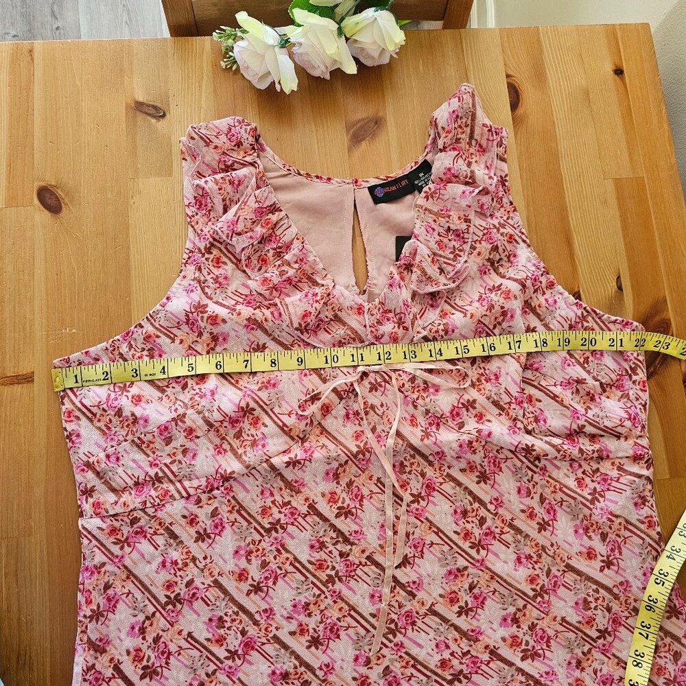 American Flirt - Women's ruffle trim v neck blouse Floral Print - Picture 5 of 7